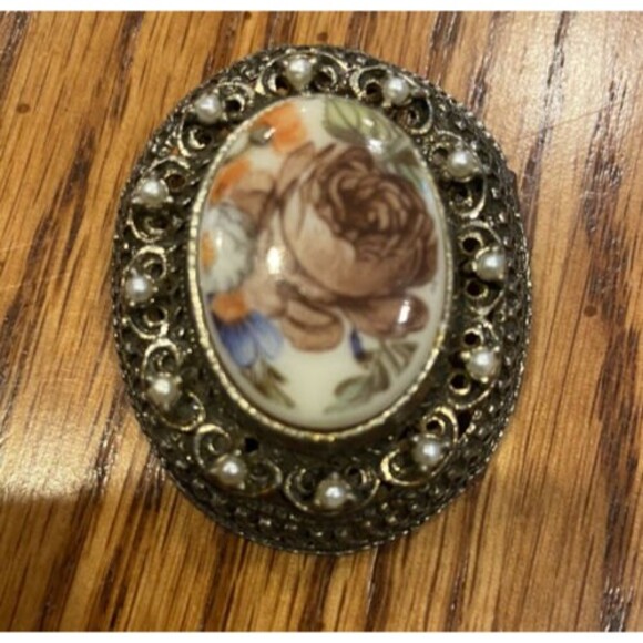 Guilloché Pin Brooch Oval Enamel Pendant Rose Center Faux Pearl Border Vintage - Picture 1 of 3